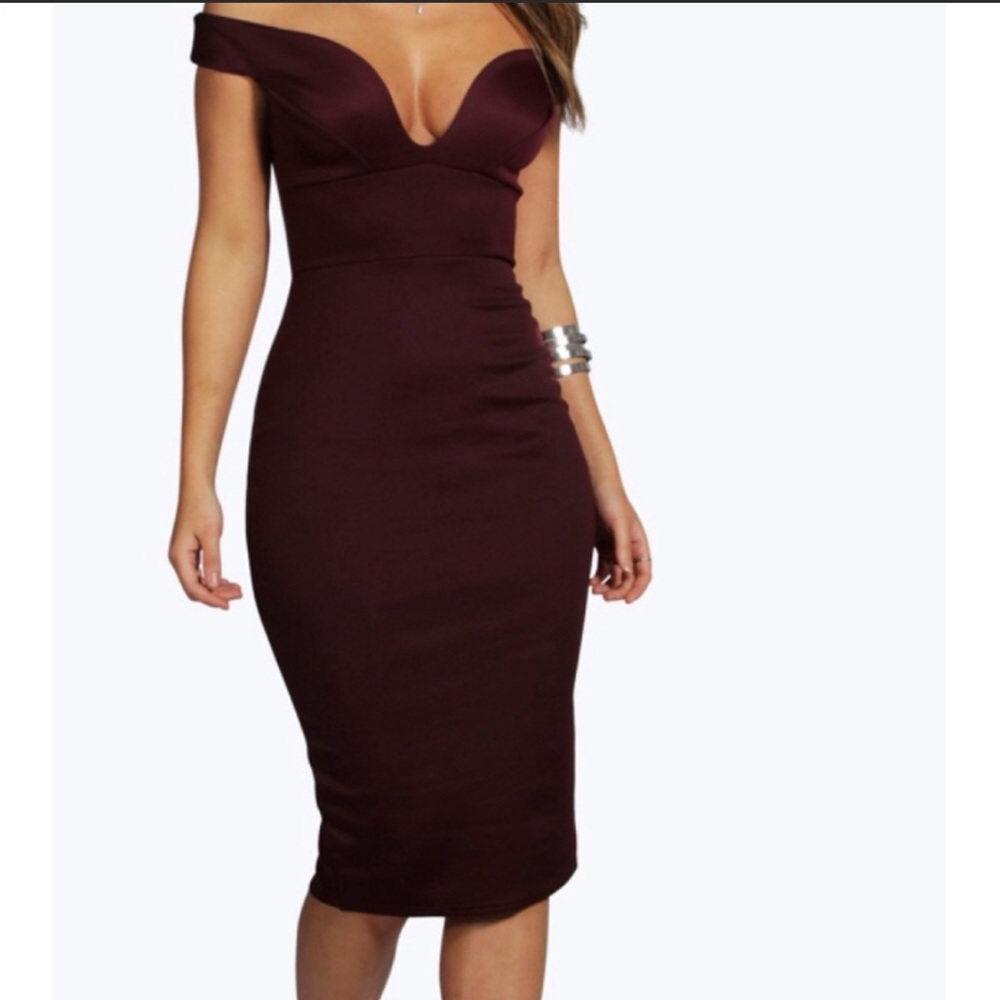 NWT Boohoo sweetheart neckline midi dress